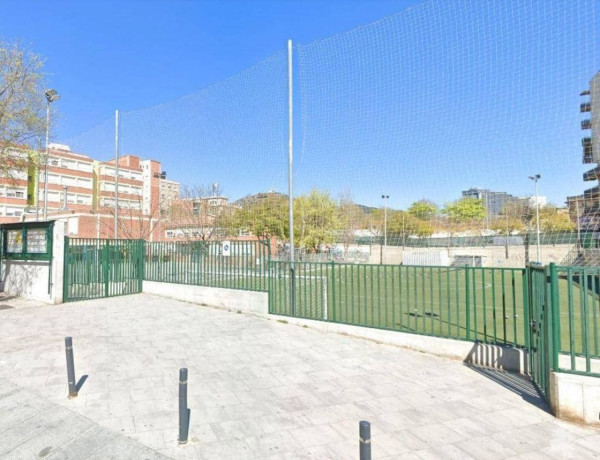 Local o nave en venta en calle del General Manso photo 2