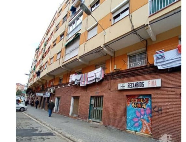 Piso en venta en  Calle de Juan Valera, Badalona photo 1