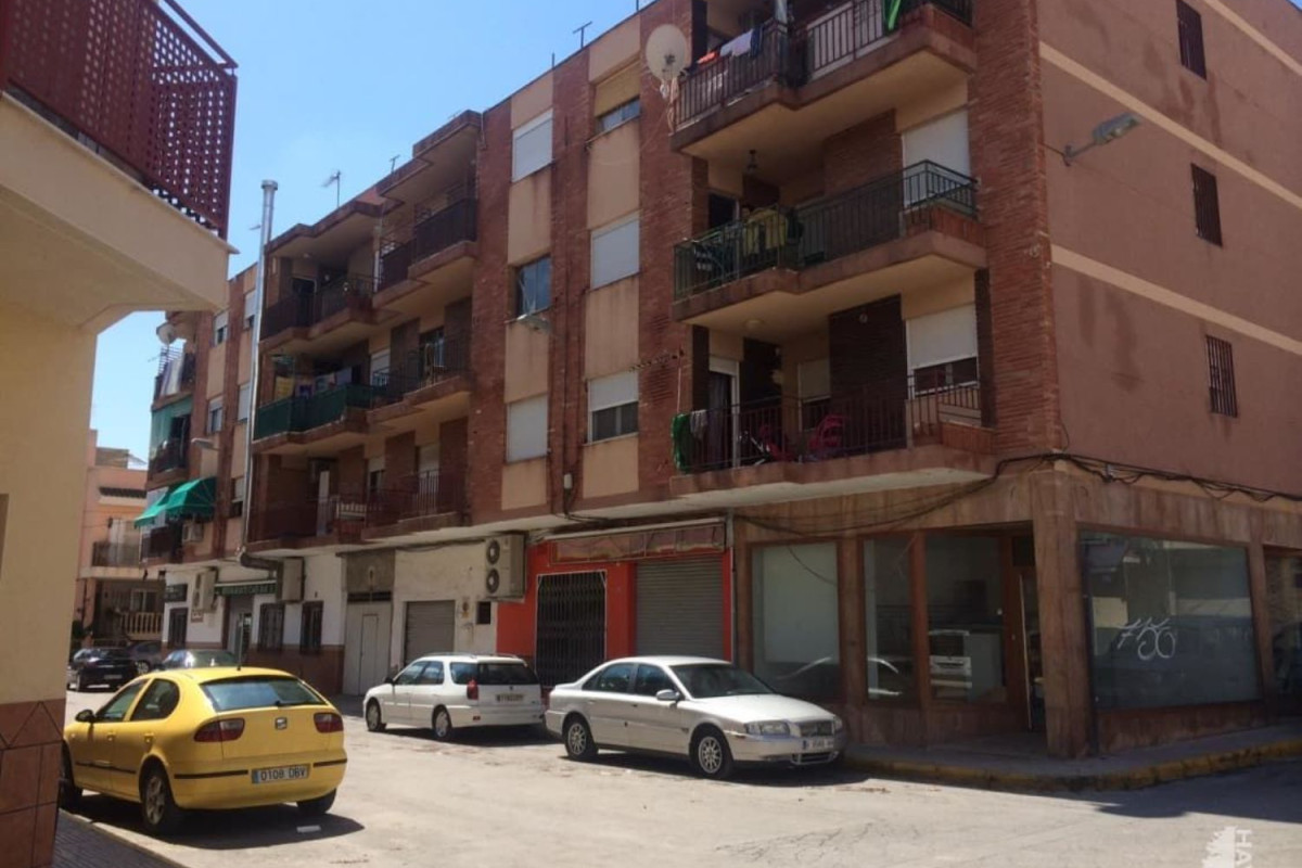 Piso en venta en calle Benito Pérez Galdós, Алгуасас
photo 1