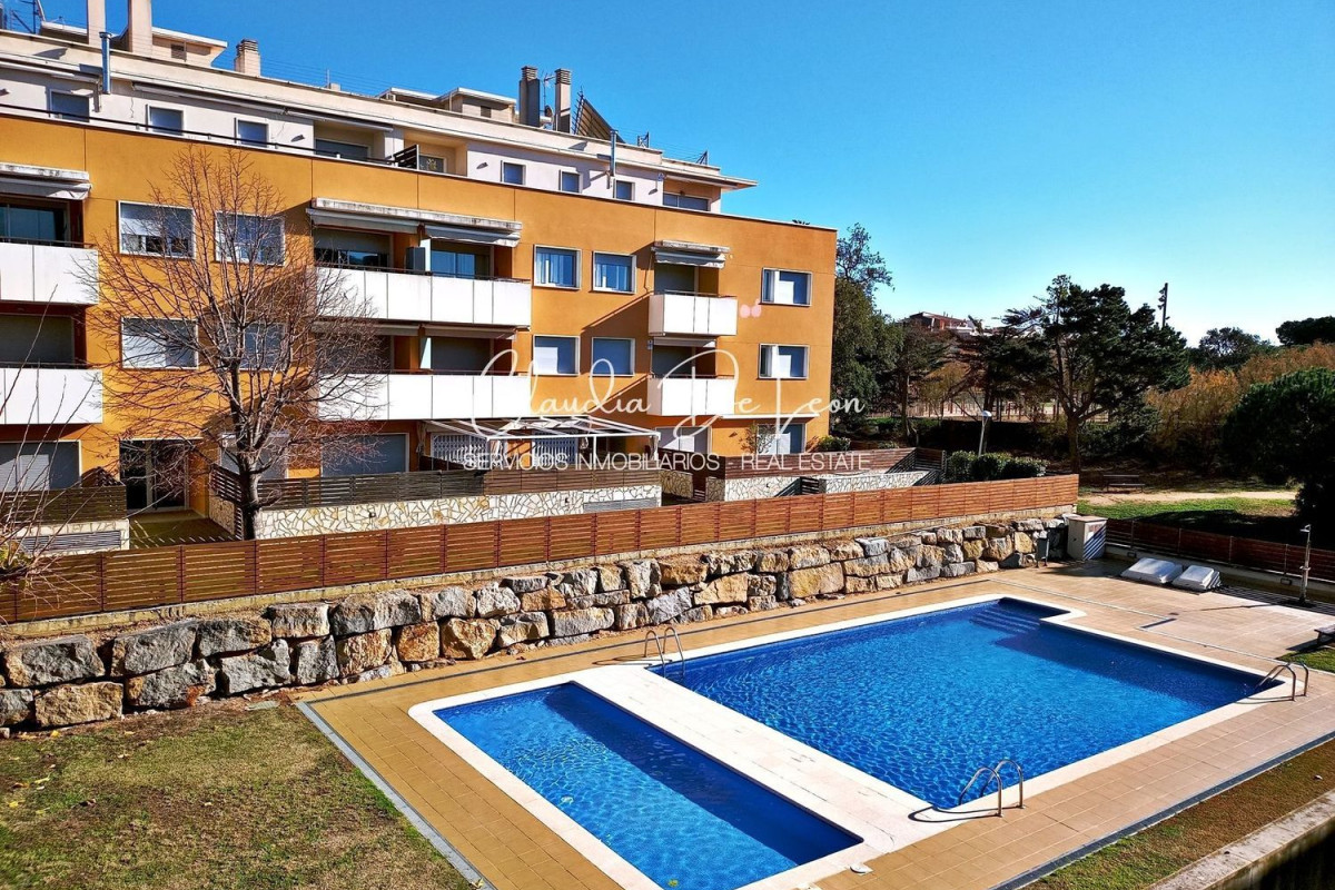 Sale of apartment in Calle de Vicenç Martorell, Sant Feliu de Guíxols
photo 3