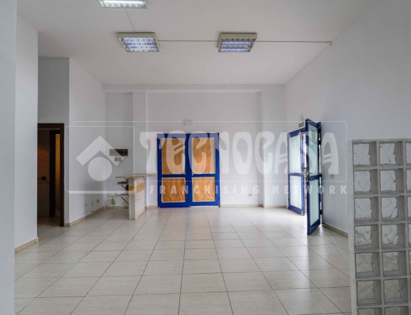 Local en venta en Alisios photo 1