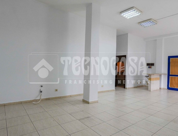 Local en venta en Alisios photo 2