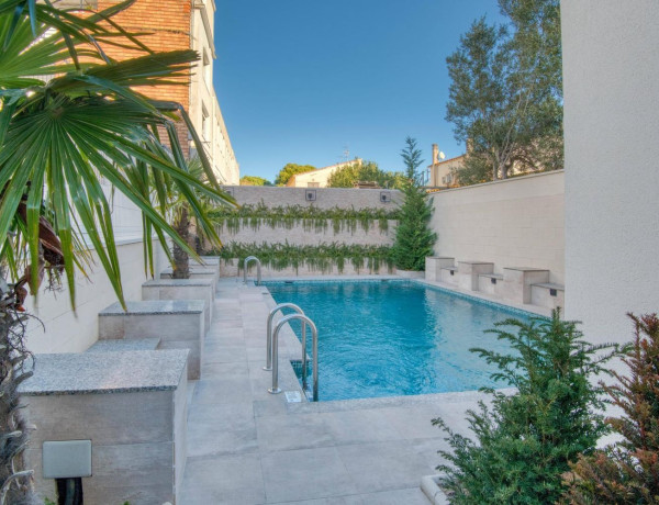 Piso en venta en Calle Luxemburg, Castell-Platja d'Aro thumbnail 2