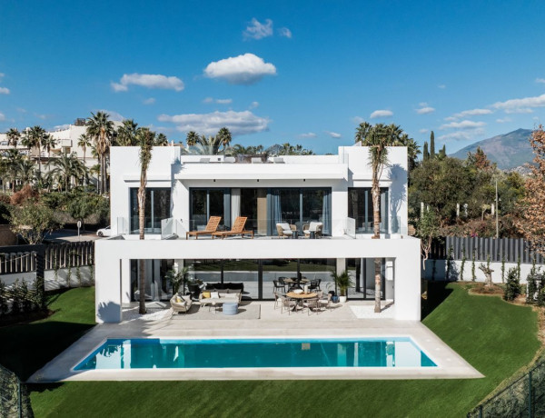 Detached villa for sale in Benamara - Atalaya , Estepona photo 1