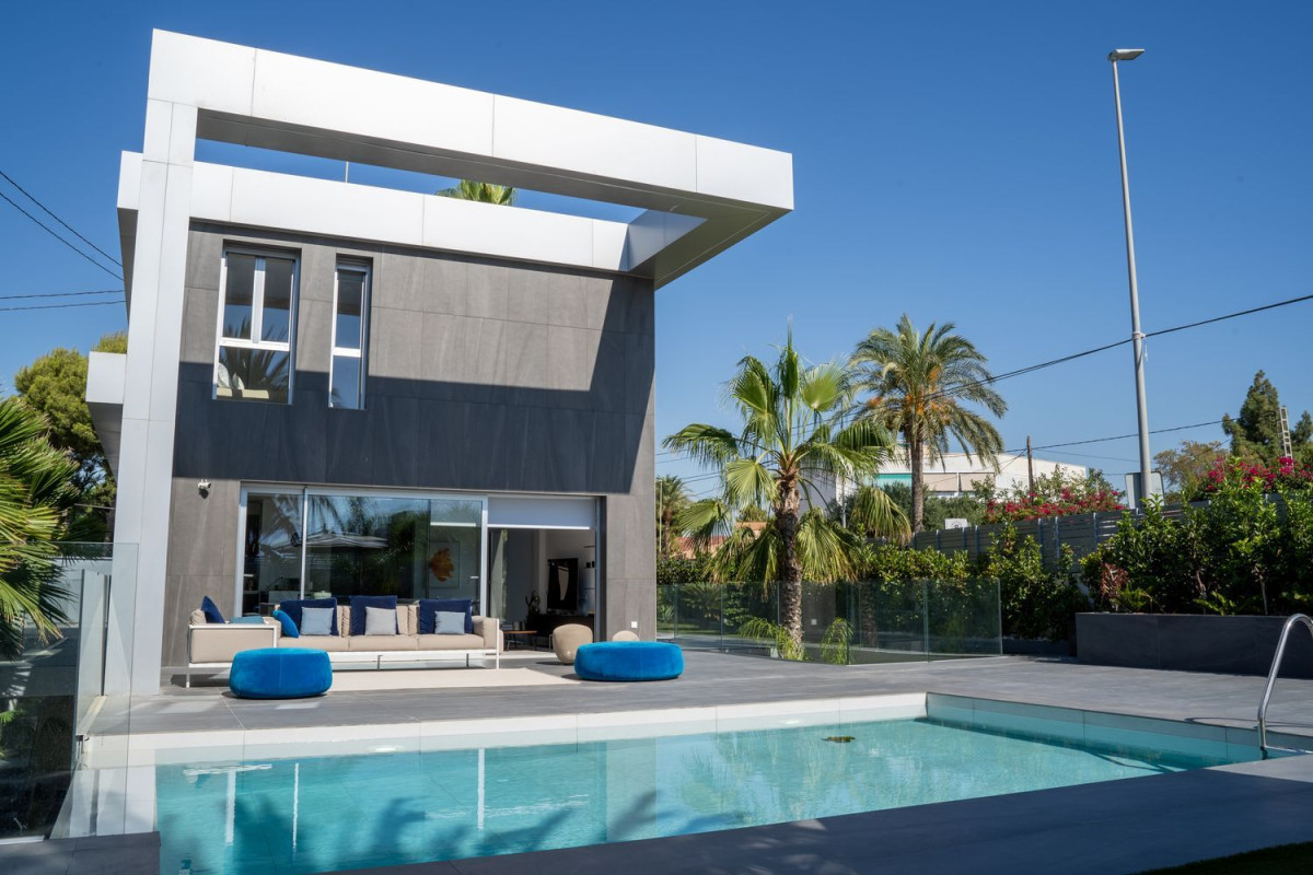 Venta de chalet independiente en Playa Muchavista, El Campello
photo 3