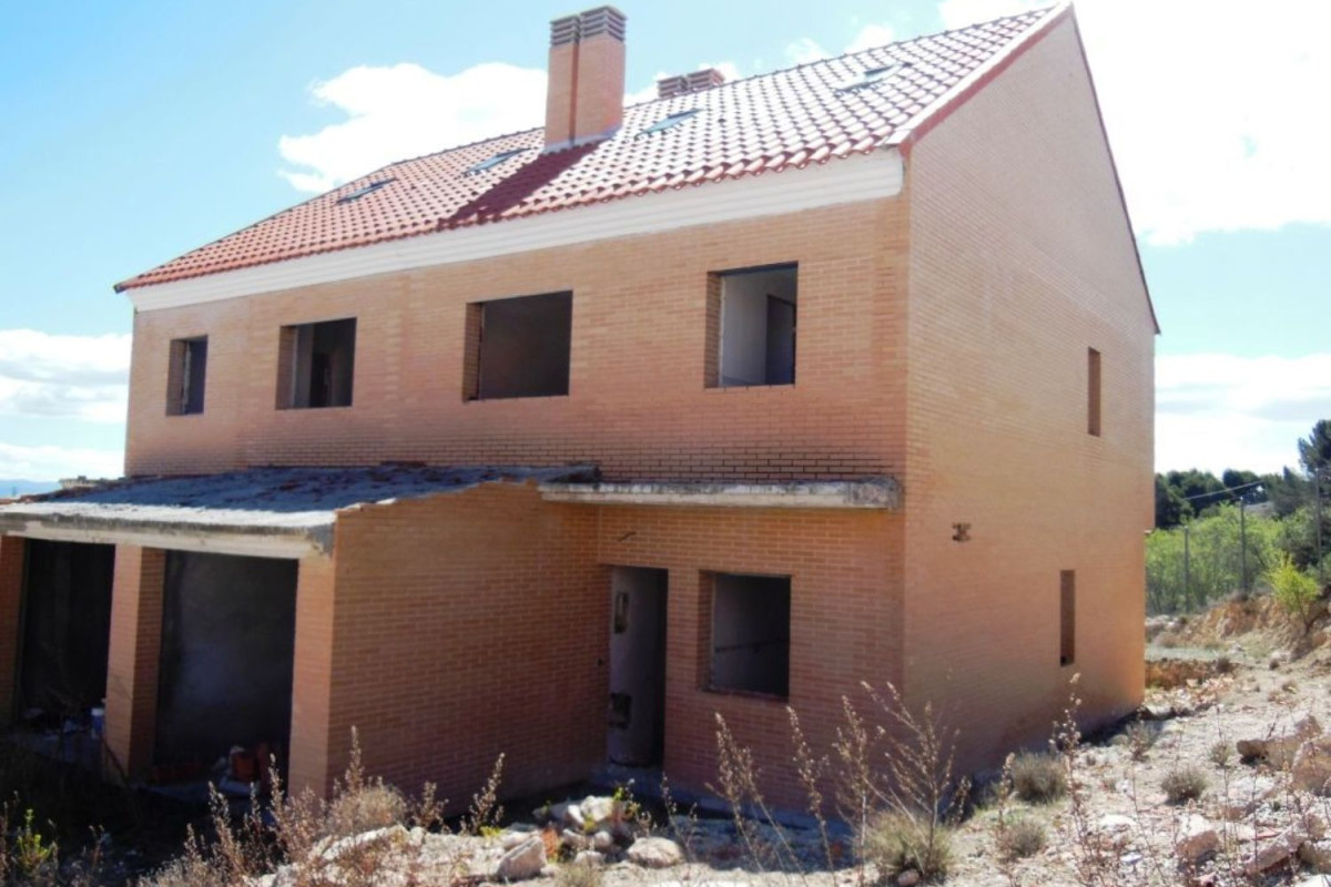 Terreno en venta en Brea de Tajo, Madrid photo 1