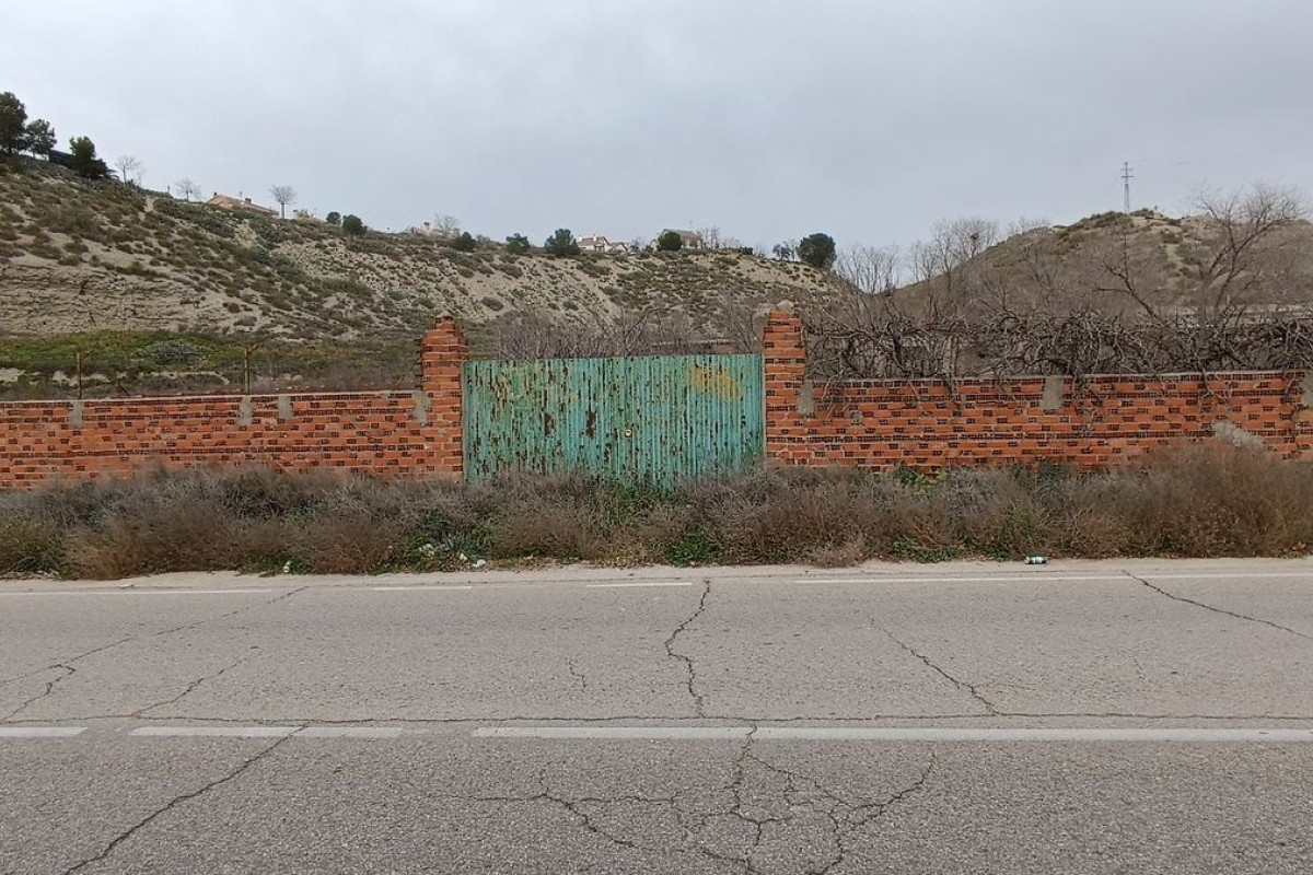 Terreno en venta en Aranjuez, Madrid photo 1