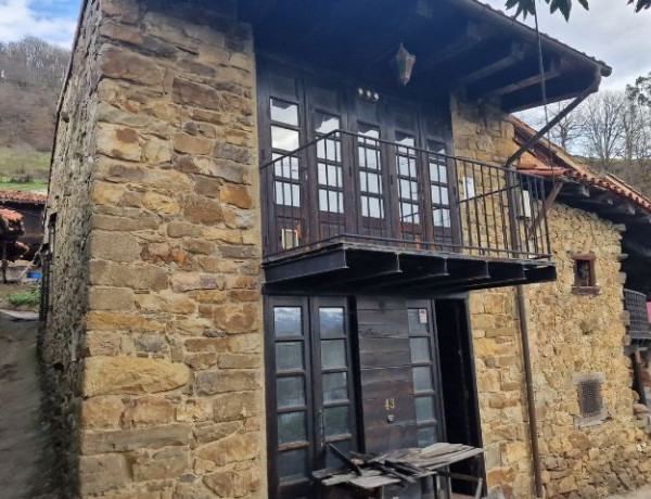 Chalet adosado en venta en Lugar Gallegos, 43 , Mieres del Camino photo 1