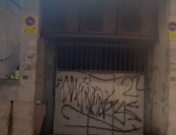 Garaje en venta en Calle José María Pereda, 71 , Torrelavega photo 1