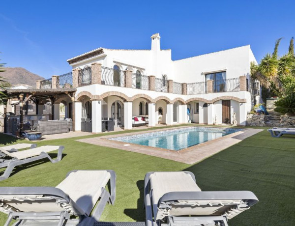 Detached villa for sale in Costa Natura , Estepona photo 1