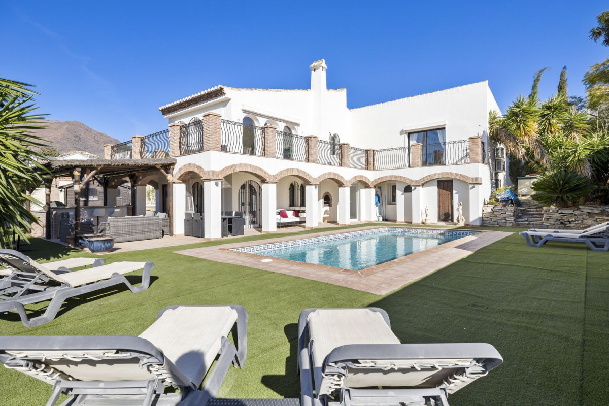 Sale of independent chalet in Costa Natura, Estepona
photo 2