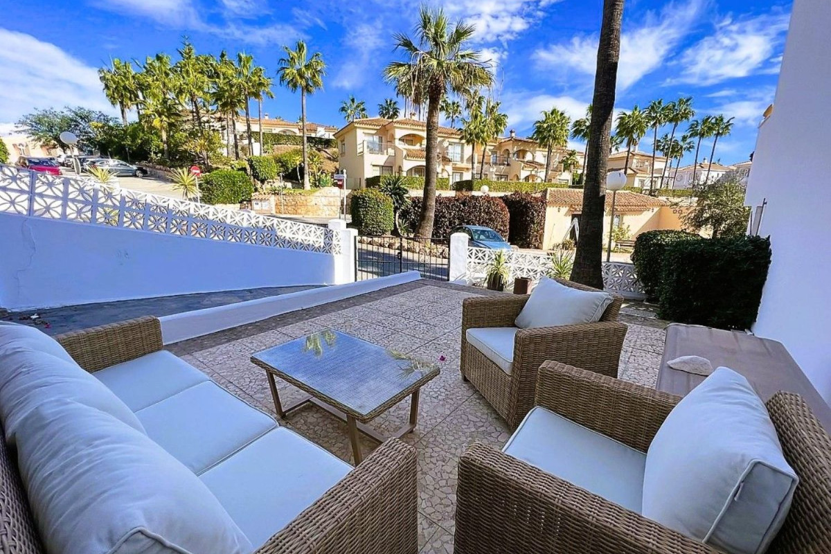 Venta de chalet adosado en  CLUB LA COSTA s/n , Mijas photo 3