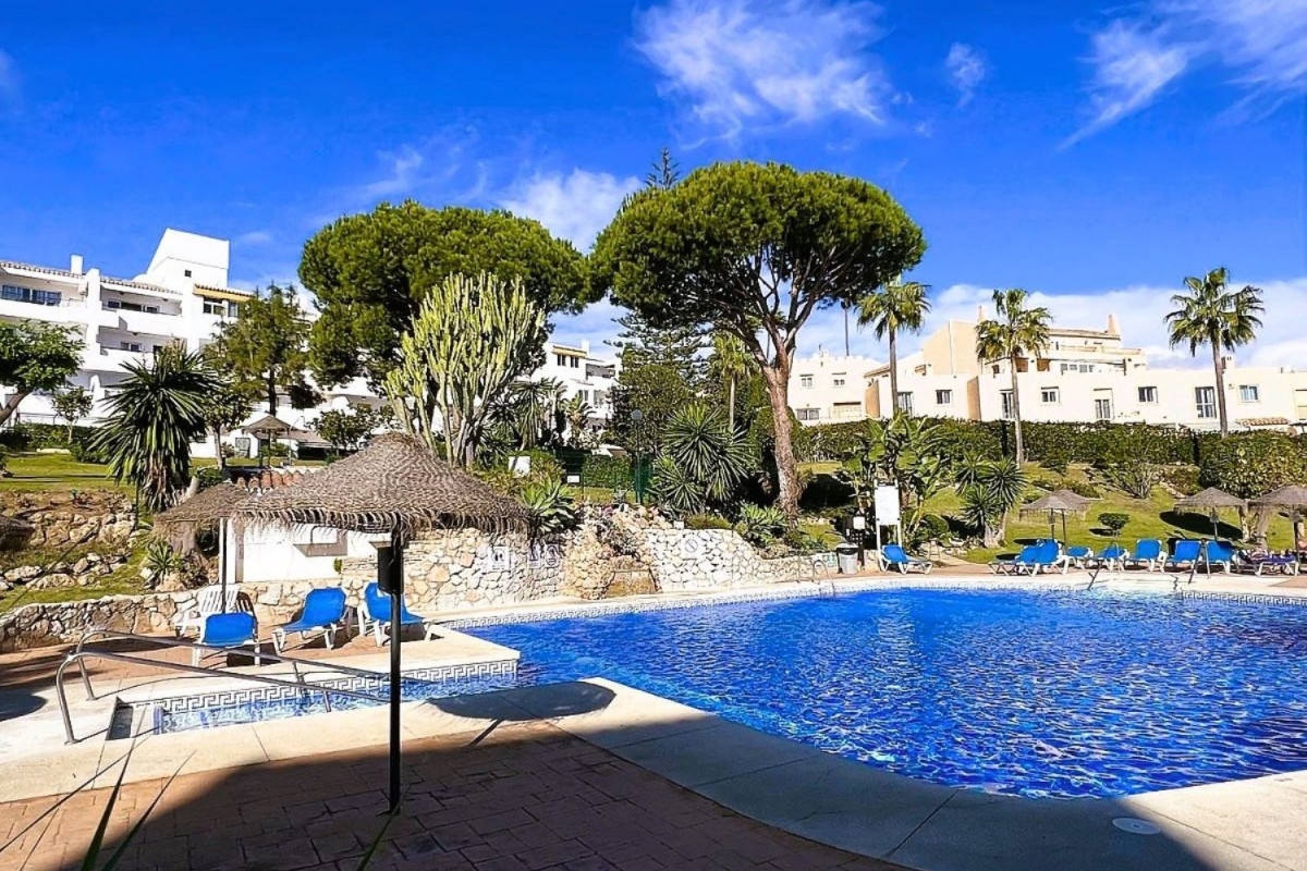 Venta de chalet adosado en  CLUB LA COSTA s/n , Mijas photo 5