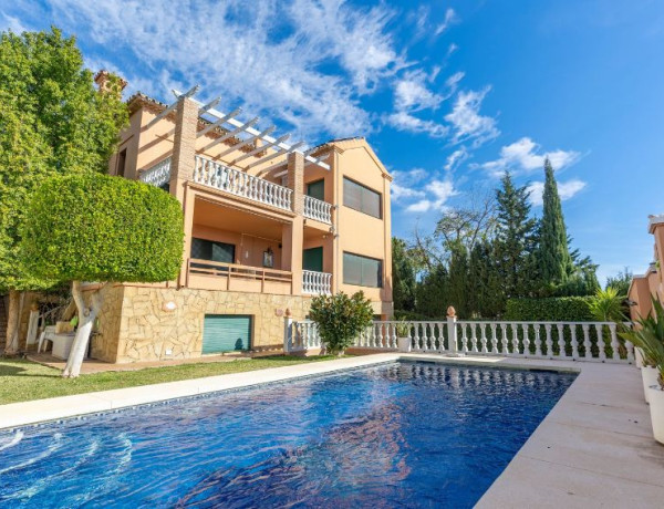 Detached villa for sale in Seghers , Estepona photo 1