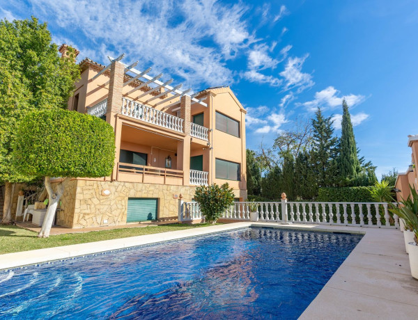 Detached villa for sale in Seghers , Estepona thumbnail 1