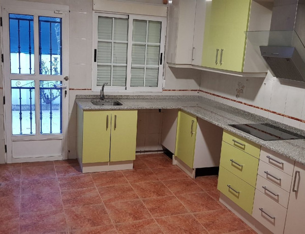 Semi-detached house for sale in Señorío de Illescas , Illescas thumbnail 2
