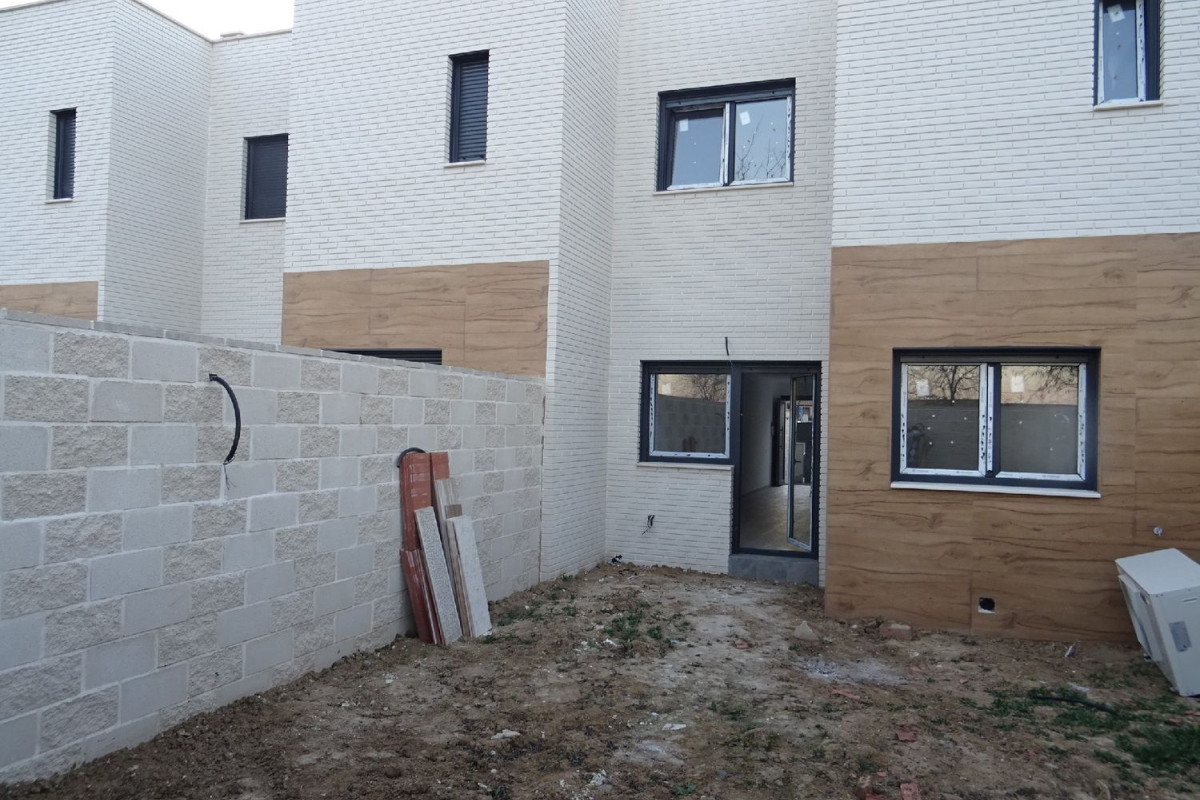 Venta de chalet adosado en Parque - Ctra de Ugena , Illescas photo 2