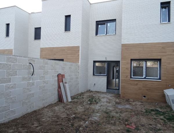 Chalet adosado en venta en Parque - Ctra de Ugena , Illescas thumbnail 1