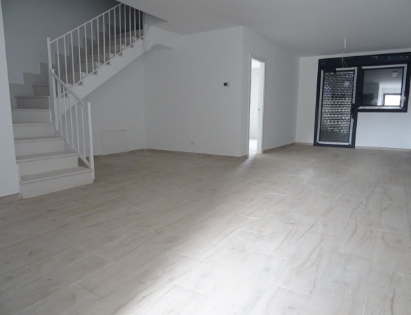 Chalet adosado en venta en Parque - Ctra de Ugena , Illescas thumbnail 2