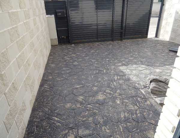 Chalet adosado en venta en  Parque - Ctra de Ugena , Illescas photo 4