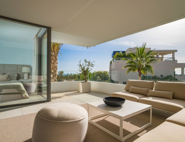 Piso en venta en  Los Arqueros-Puerto del Almendro , Benahavís photo 1