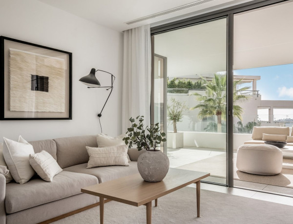 Piso en venta en  Los Arqueros-Puerto del Almendro , Benahavís photo 3