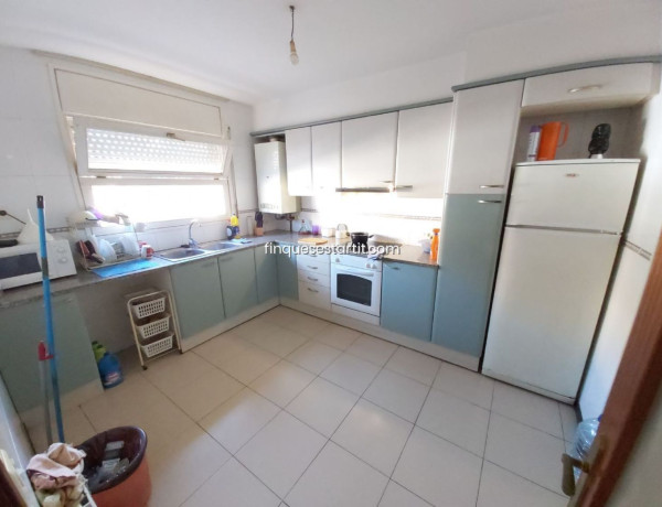 Chalet adosado en venta en Ronda pere blasi , Torroella de Montgrí thumbnail 1