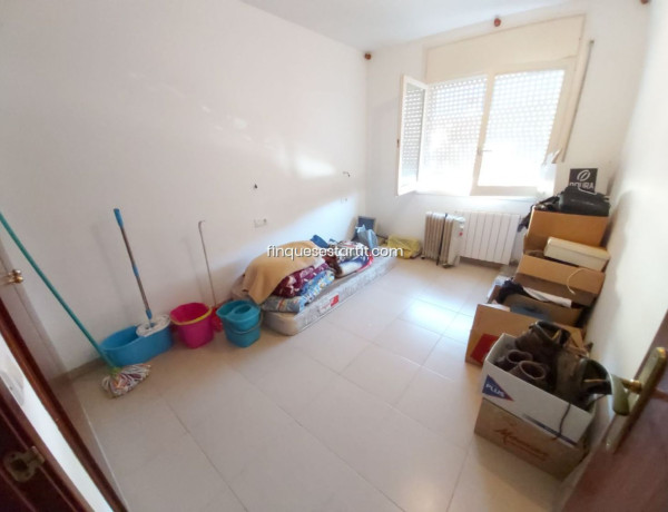 Chalet adosado en venta en Ronda pere blasi , Torroella de Montgrí thumbnail 2