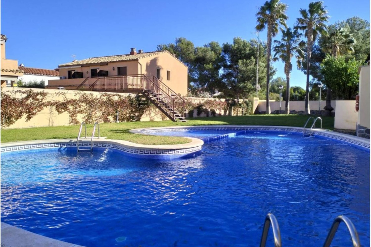 Sale of apartment in Calle de les Dàlies, Mont-Roig del Camp
photo 3
