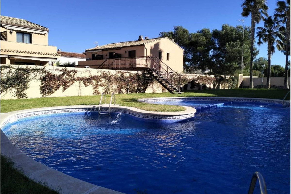 Sale of apartment in Calle de les Dàlies, Mont-Roig del Camp
photo 4