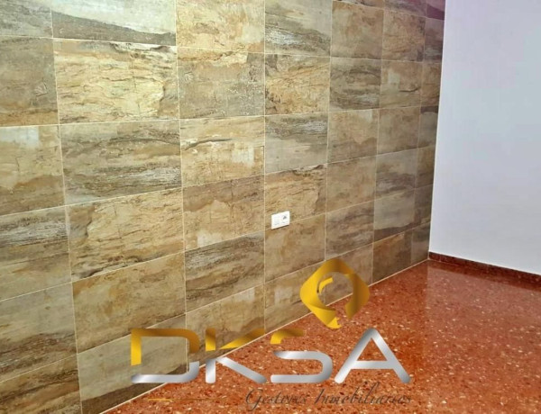 Piso en venta en  Calle Nou d'Octubre, Paterna photo 4