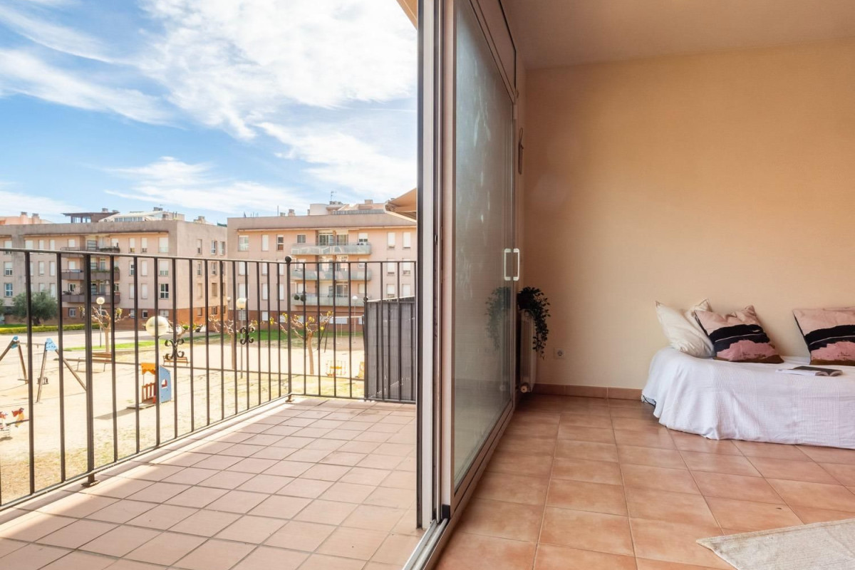 Продажа таунхауса в Calle empuries , Торроэлья-де-Монтгри photo 1