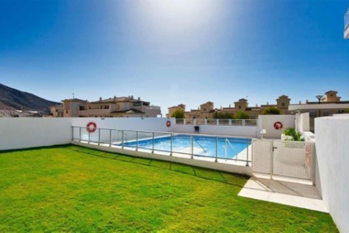 Sale of apartment in Calle Menta, Benalmádena
photo 1