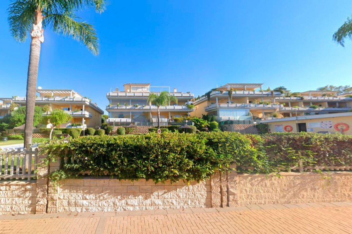 Venta de garaje en Urbanización Lomas de Cabopino s/n , Marbella photo 3