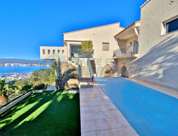 Detached villa for sale in Port Esportiu - Puig Rom - Canyelles , Roses thumbnail 1