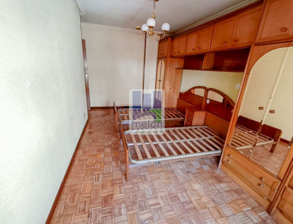 Apartment for sale in  Calle Doctor Jaime Santamaría, Burgos photo 2