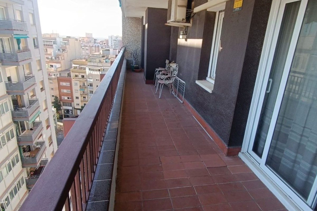 Sprzedaż mieszkania w Calle Castellvell, Hospitalet de Llobregat
photo 3
