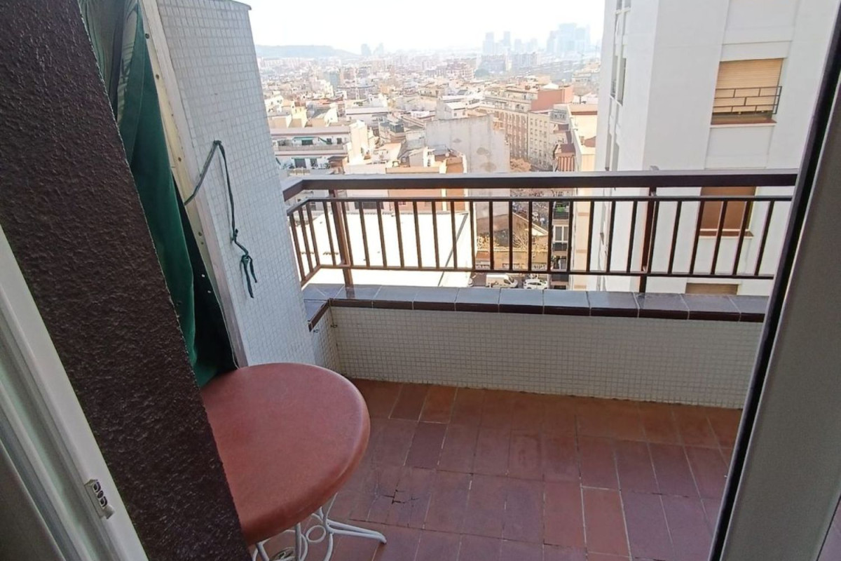 Sprzedaż mieszkania w Calle Castellvell, Hospitalet de Llobregat
photo 4