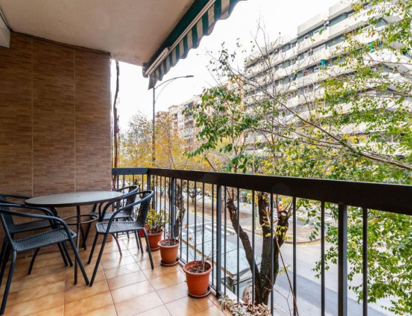 Piso en venta en  La Creu de Barberà - Avinguda - Eixample , Sabadell photo 1