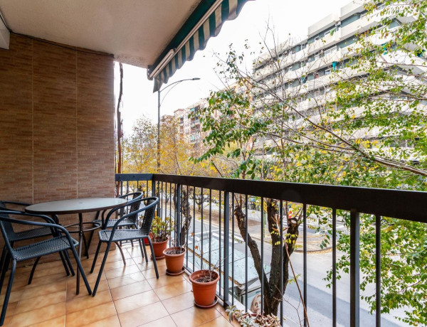 Piso en venta en  La Creu de Barberà - Avinguda - Eixample , Sabadell photo 2