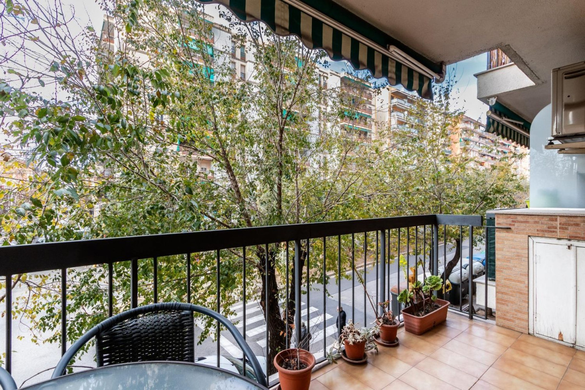 Sale of apartment in La Creu de Barberà - Avenue - Eixample, Sabadell
photo 4
