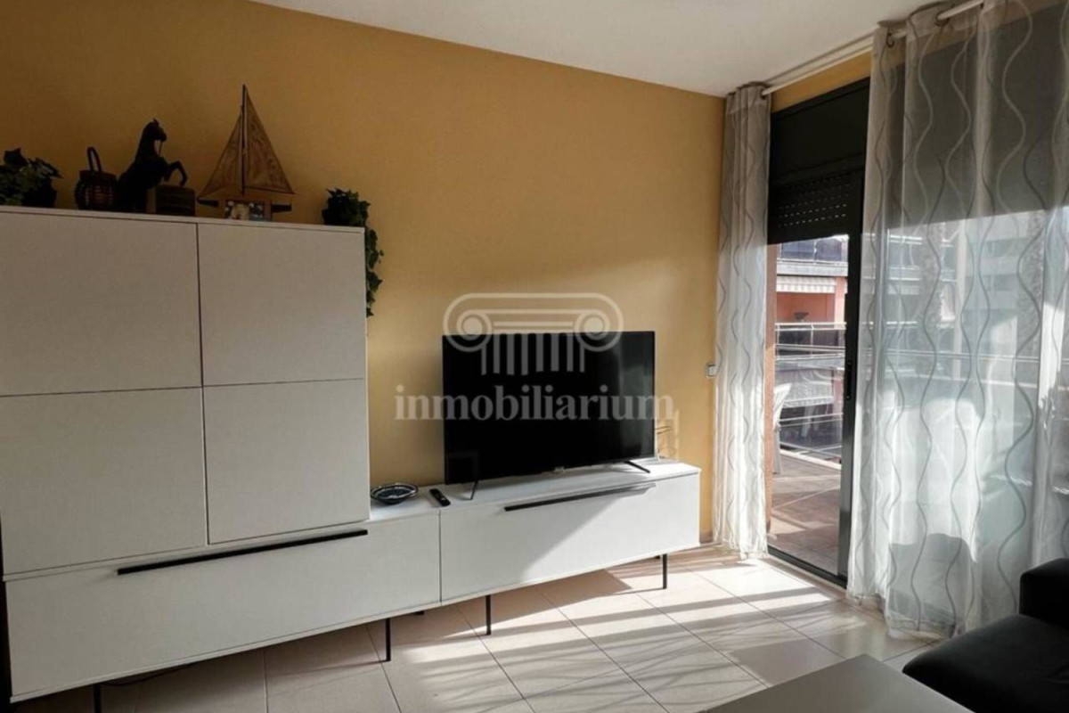 Sale of apartment in Avenida Passapera, Lloret de Mar
photo 2