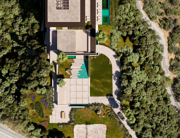 Chalet adosado en venta en El Madroñal , Benahavís thumbnail 2