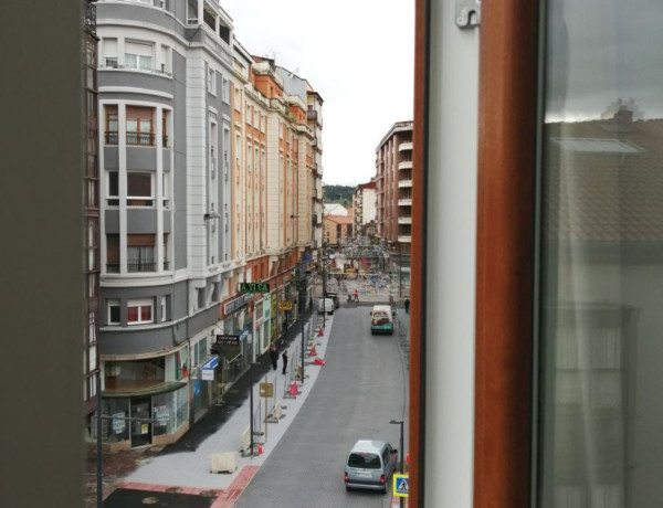 Piso en venta en Centro , Torrelavega photo 1