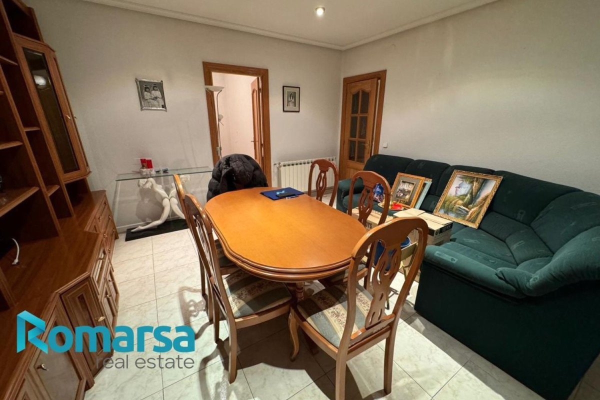 Venta de piso en Calle Virgen de la Vega, Ávila
photo 2
