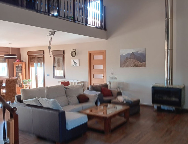 Chalet independiente en venta en , Camarma de Esteruelas photo 1