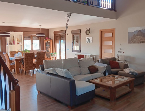 Chalet independiente en venta en , Camarma de Esteruelas thumbnail 1