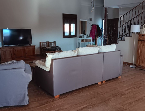 Chalet independiente en venta en , Camarma de Esteruelas thumbnail 2