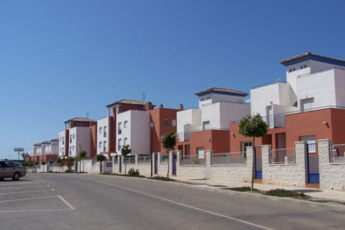 Venta de bajo en Avenida Alhambra, Vera
photo 3