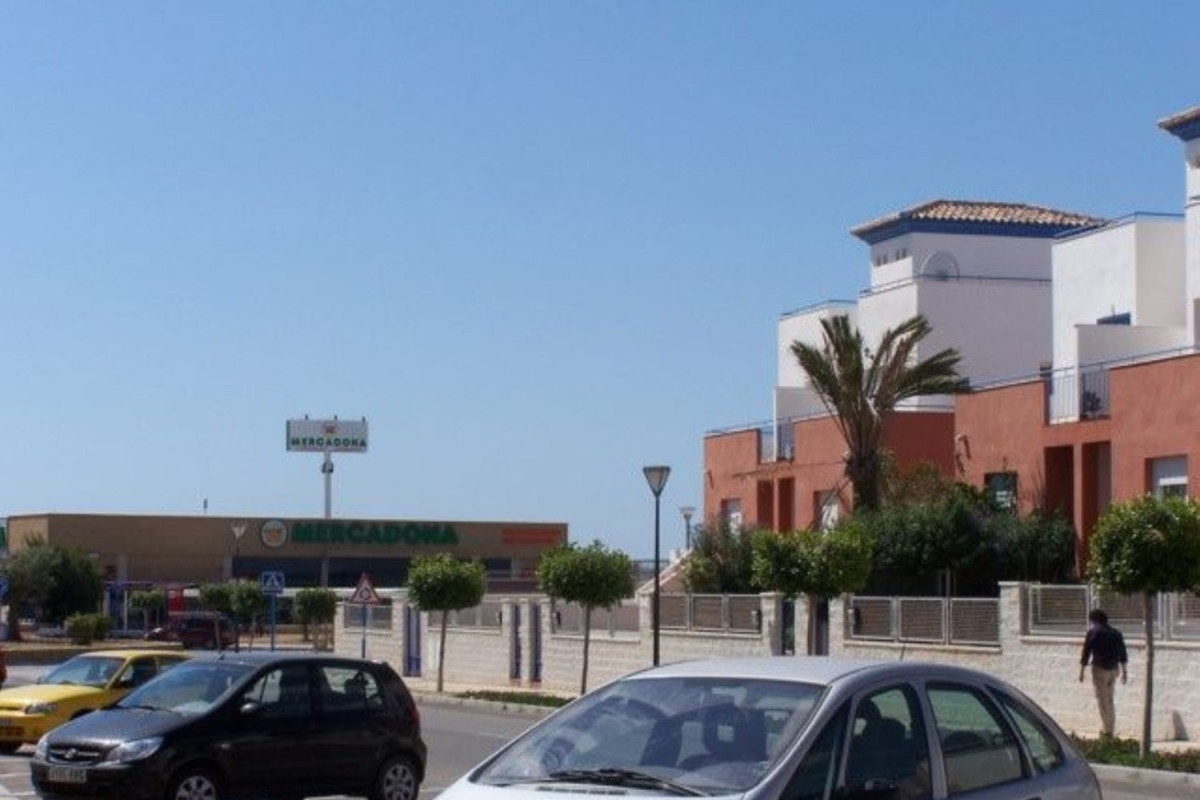 Venta de bajo en Avenida Alhambra, Vera
photo 5